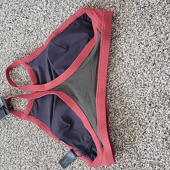 NWT hurley quick dry swim top - Picture 3 of 5